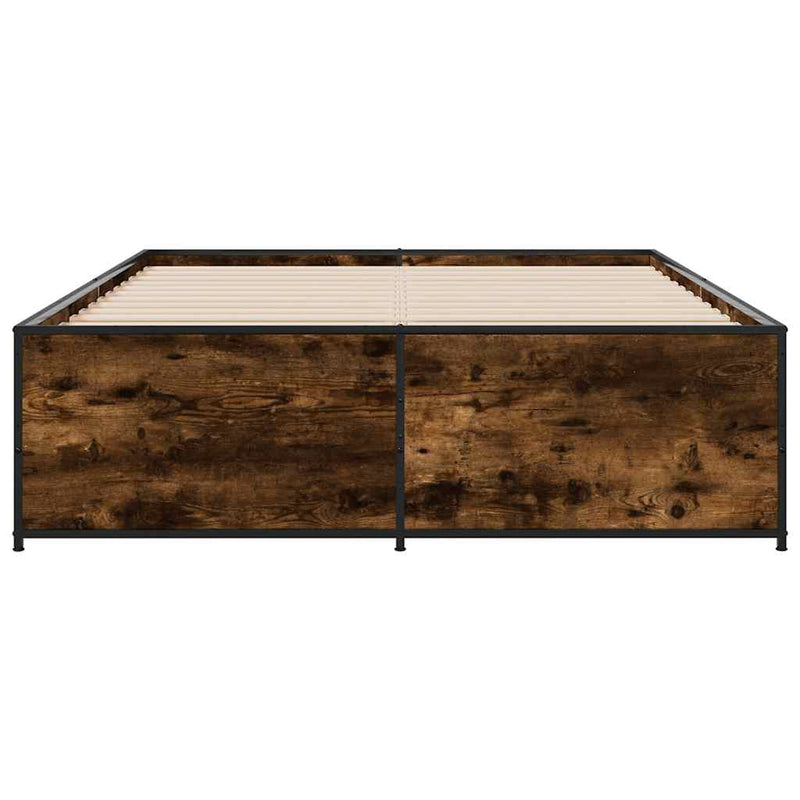 Cadru de pat, stejar afumat 135x190 cm lemn prelucrat și metal