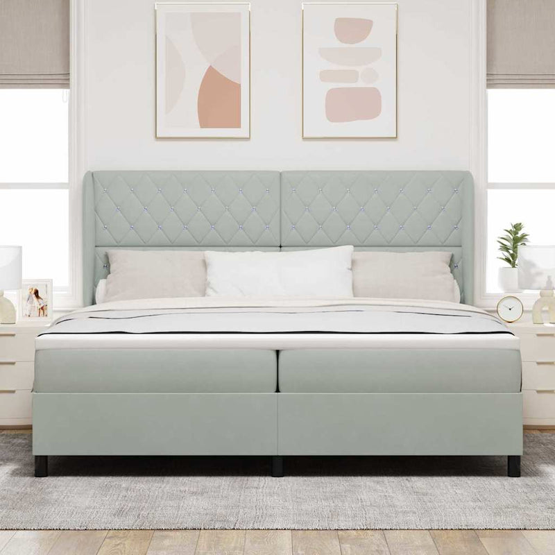 Pat cu arcuri cu headboard Gri deschis 200 x 200 cm Catifea