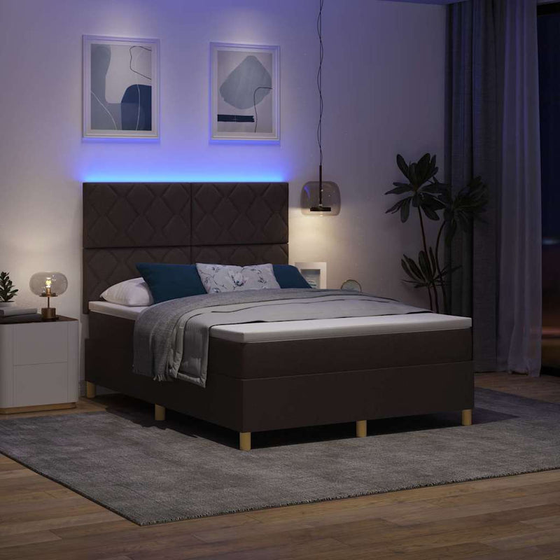 Pat cu arc LED cu headboard Maro închis 140 x 200 cm țesătură