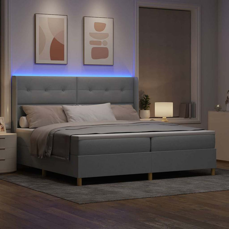 Pat cu arcuri cu benzi LED Gri deschis 200 x 200 cm țesătură