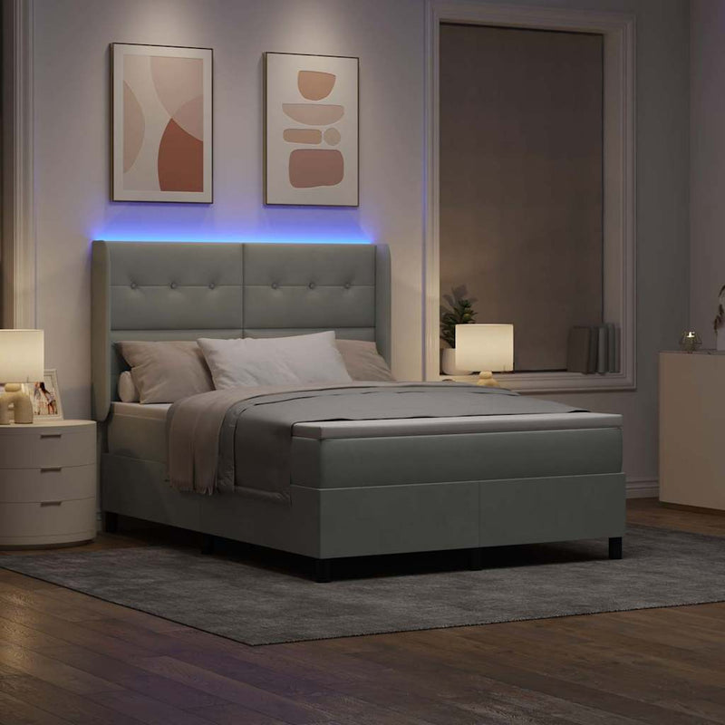 Pat cu arcuri cu benzi LED Gri deschis 140 x 190 cm Catifea