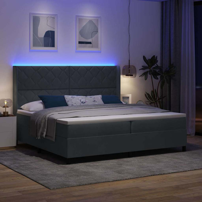 Pat cu arcuri cu benzi LED Gri închis 200 x 200 cm Catifea