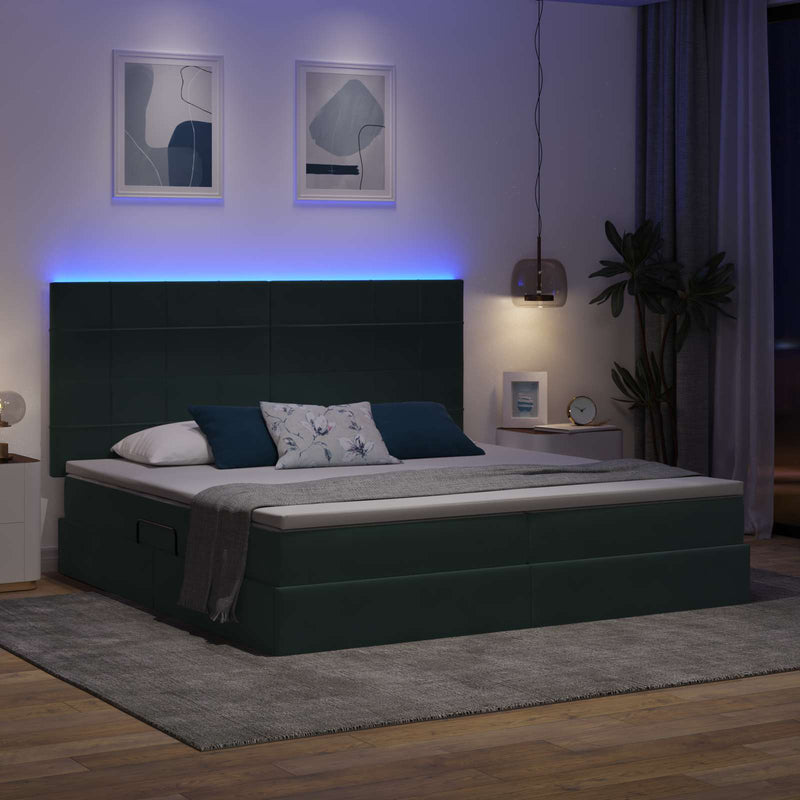 Pat cu LED și saltea Verde închis 200 x 200 cm Catifea