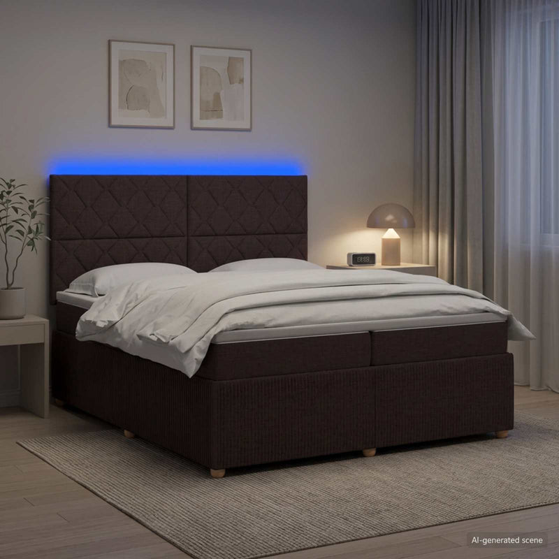 Pat cu arcuri LED și saltea Maro închis 200 x 200 cm Țesătură