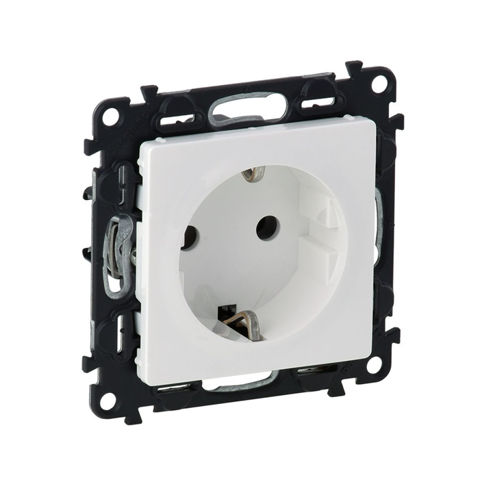 Legrand 753124 Valena Life 2P+F csatlakozós fali konnektor gyermekvédelemmel (753124)-0